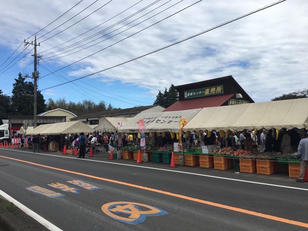 弊社のウイング車がステージに早変わり！