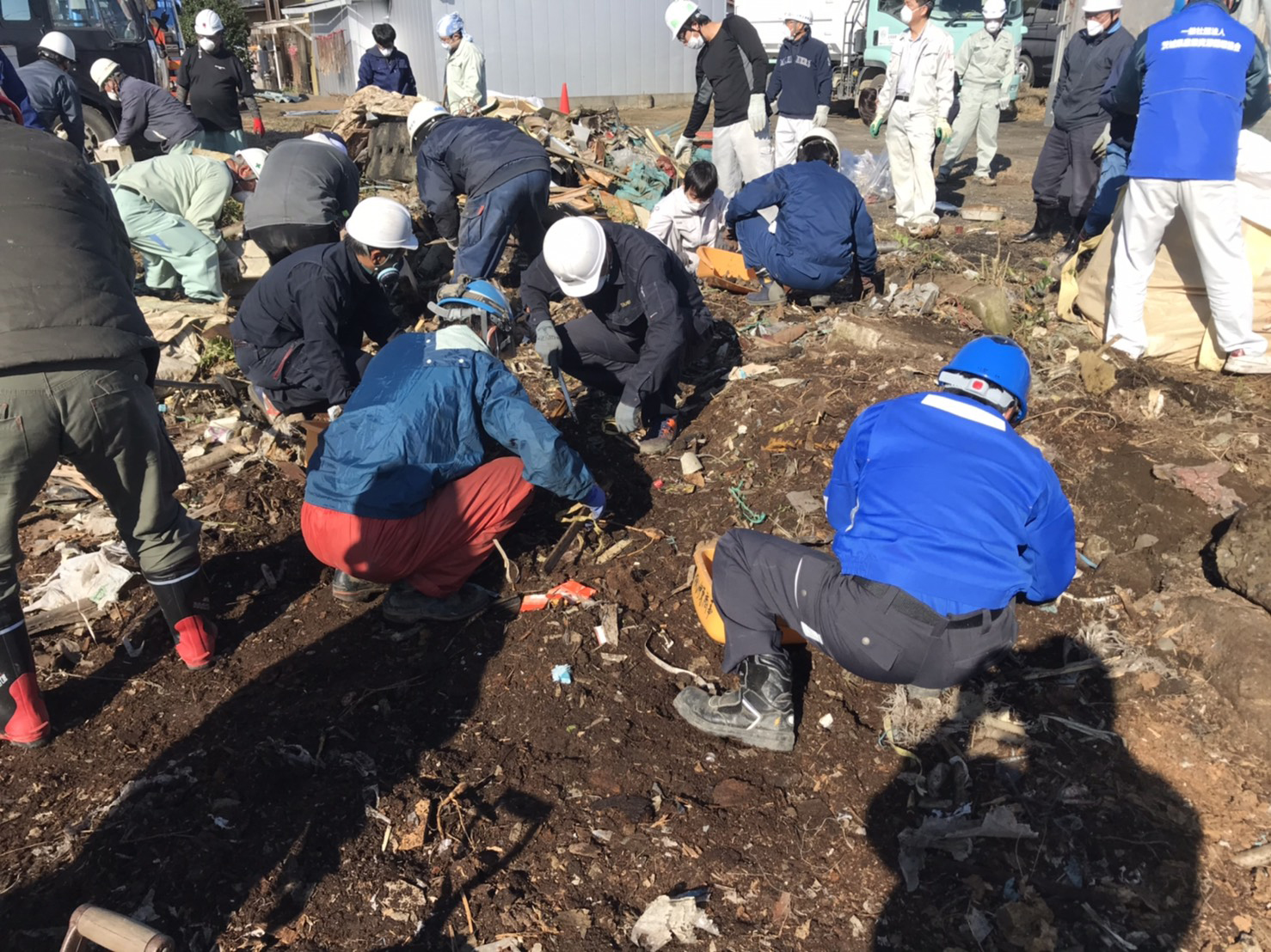 環境犯罪の不法投棄、今年も片付けに参加させていただきました。