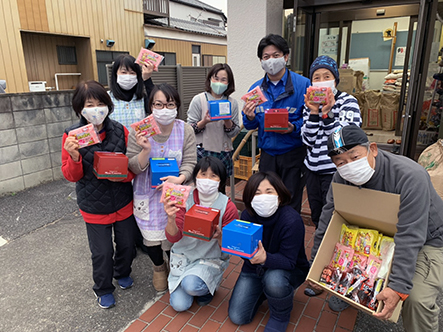Happy Christmas！イブのこの日ケーキをお届けしました(^^;;